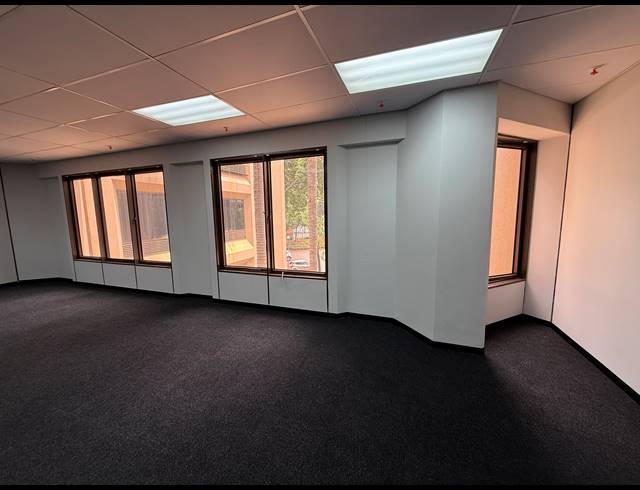 108M² OFFICE TO LET IN PARKTOWN